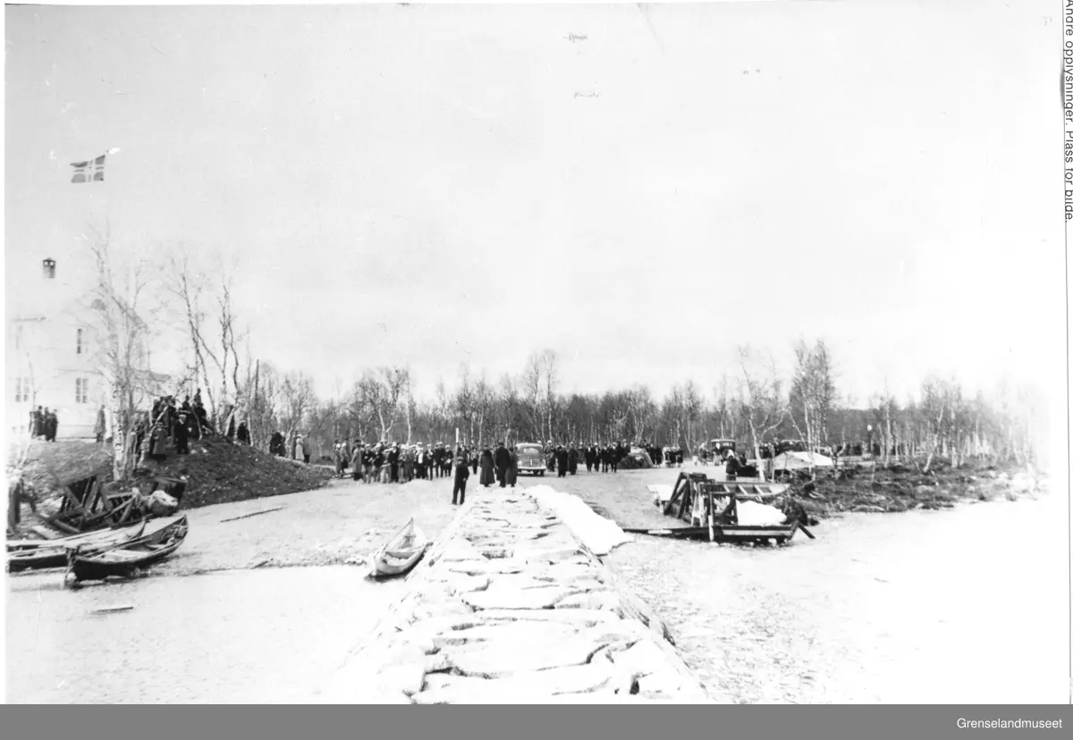 Fergeleiet ved Utnes. ca. 1932.
Direktør Knudzens avreise. 