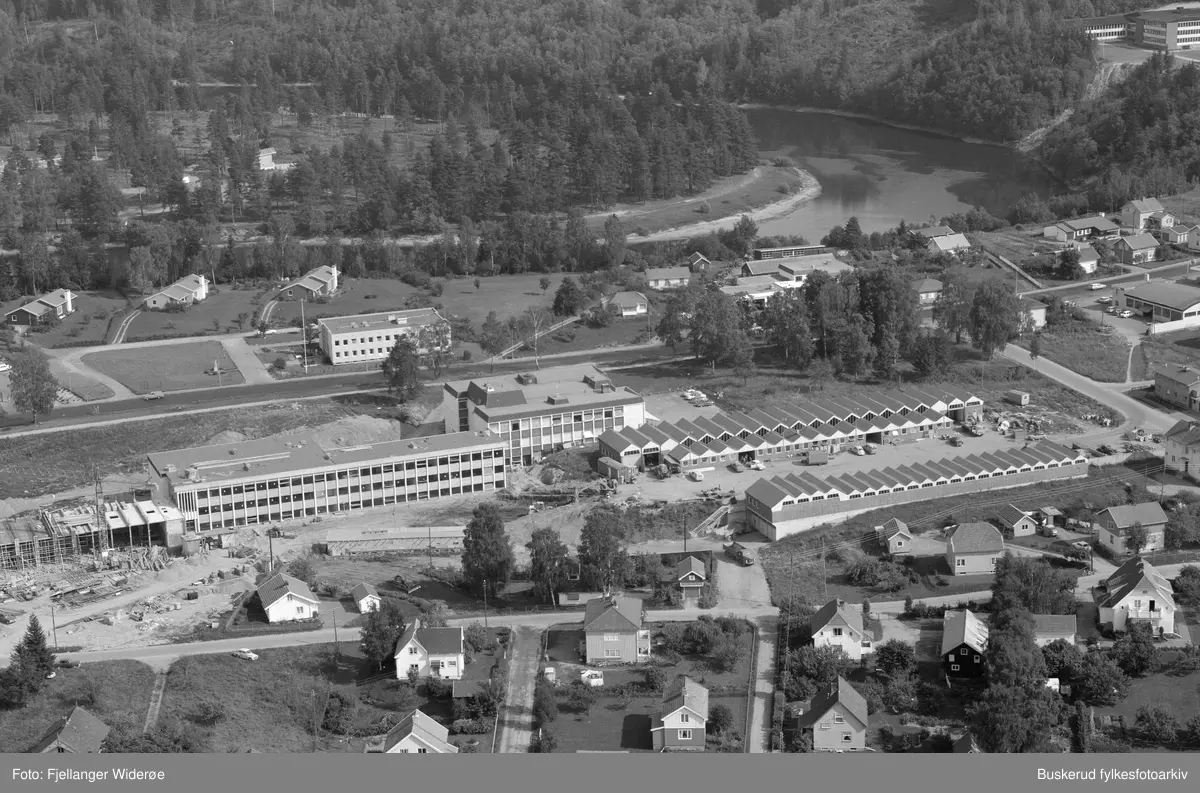 Hønefoss videregående skole
Eikili