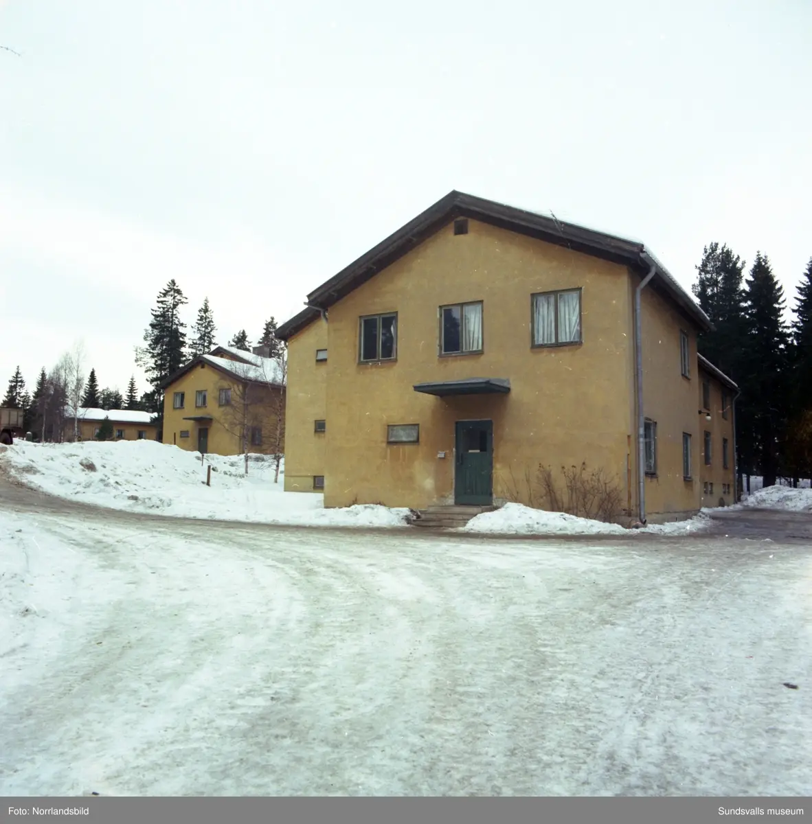 Exteriörbilder av byggnaderna på LV5.
