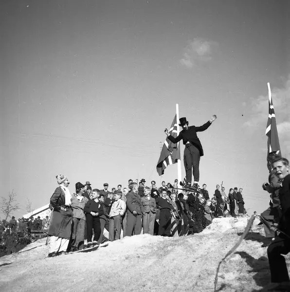 Skihopper i sørperenn ved Skauløkka.