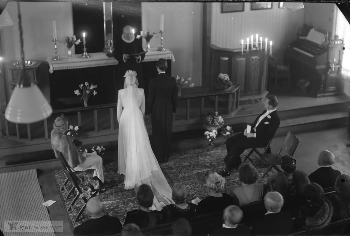 Bryllup i interimskirken (Molde bedehus), Fannestrandsvegen.