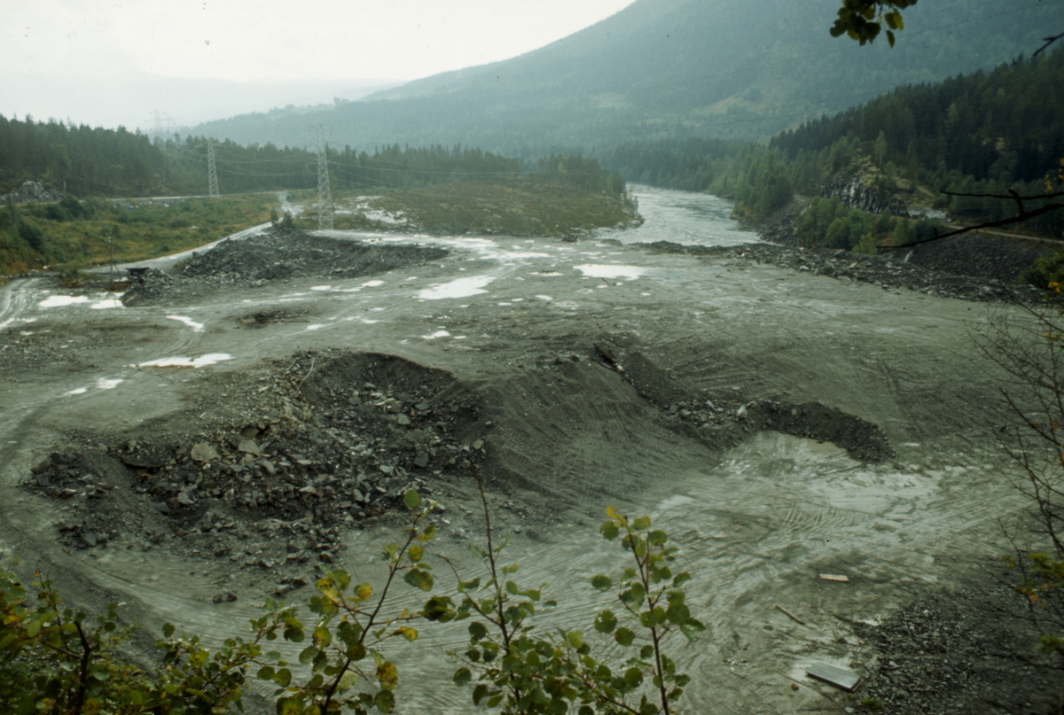 Steintipp ved Numedalslågen. Mykstufoss.