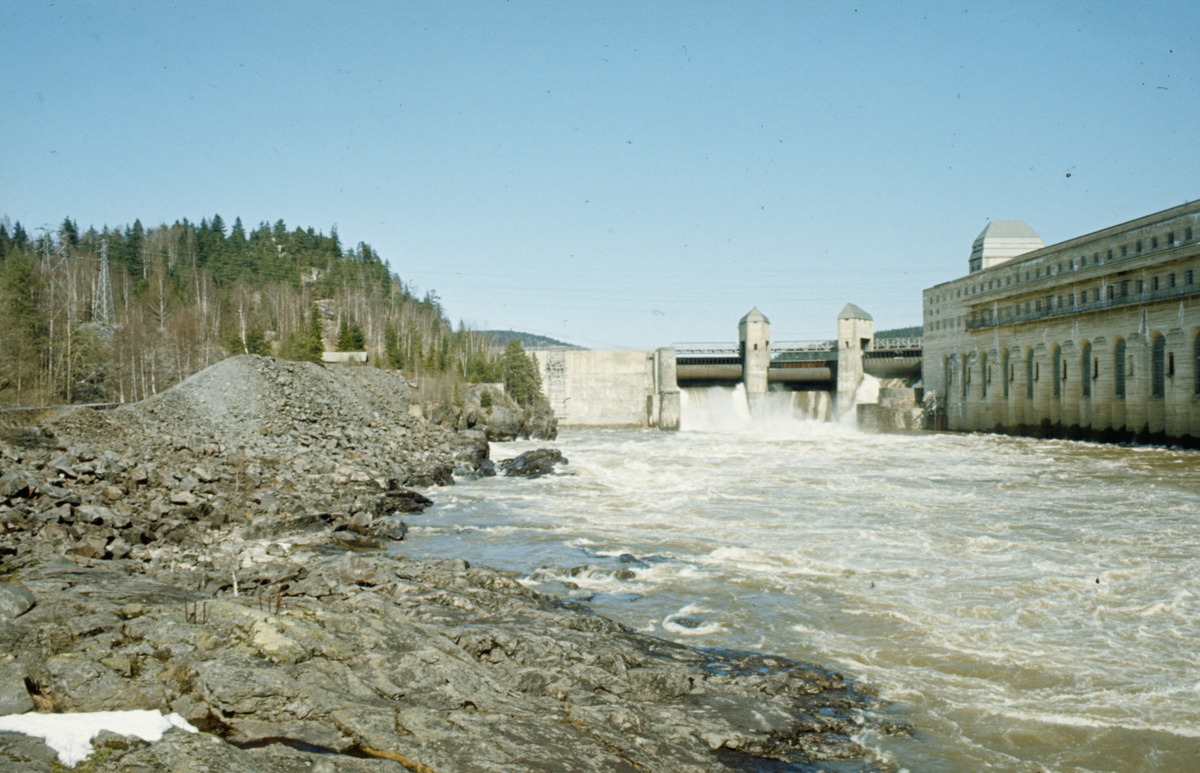 Solbergfoss kraftstasjon med tipp. Askim kommune.