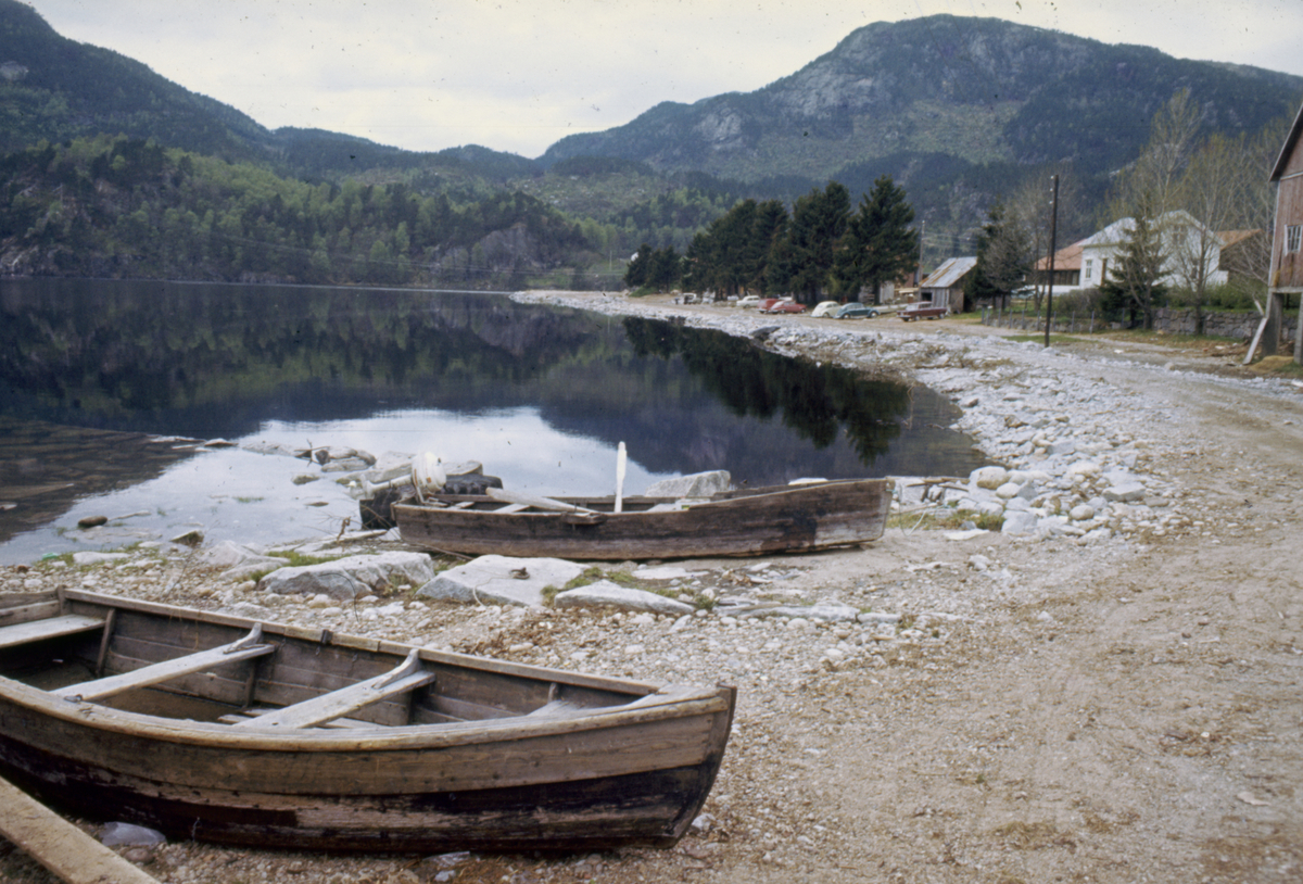 Strand ved Sirdalsvatn. Tonstad.