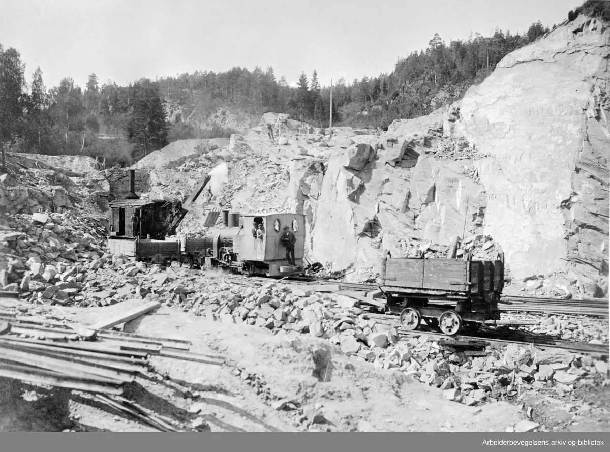 Kalkstensbrudd ved Dalen Portland Cementfabrik A/S, Brevik i Telemark.