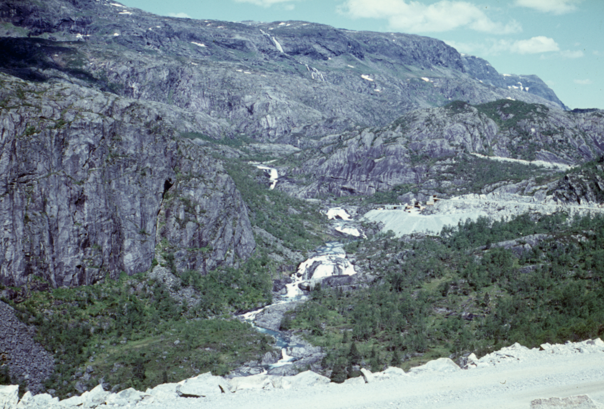 Øvre fall i Kvandalsfoss. (Kvanndalsfoss).