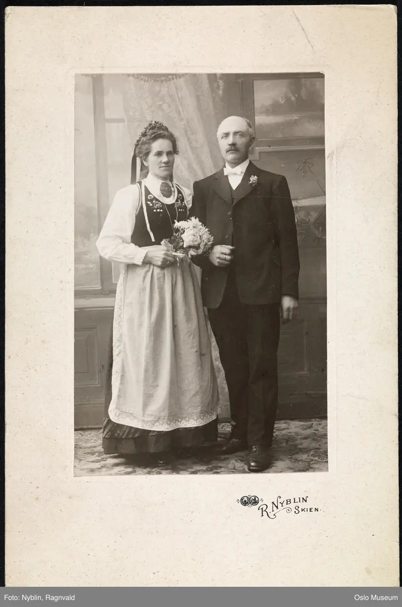 dobbeltportrett, mann, kvinne, stående helfigur