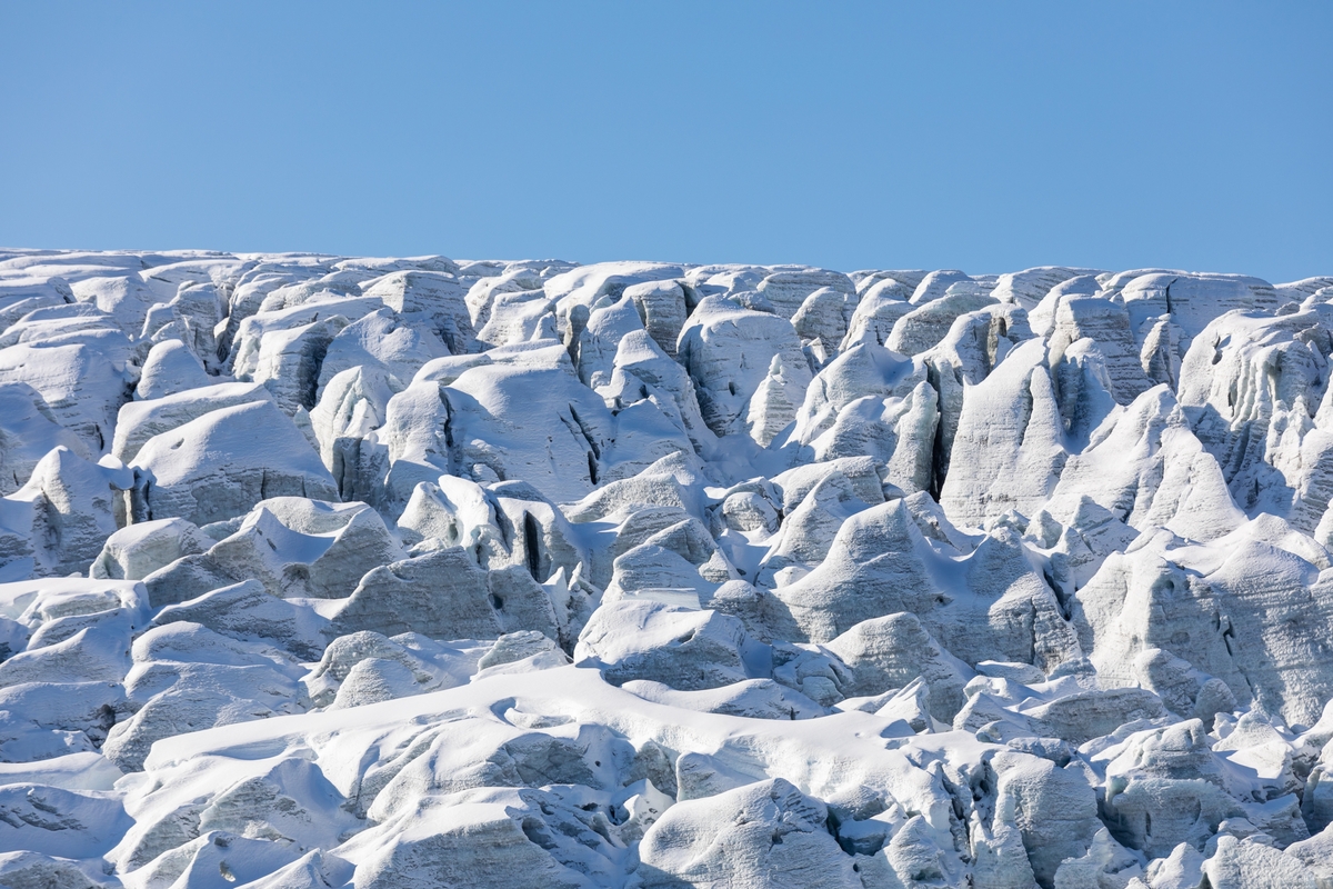 Isformasjonar øvst på Buarbreen.