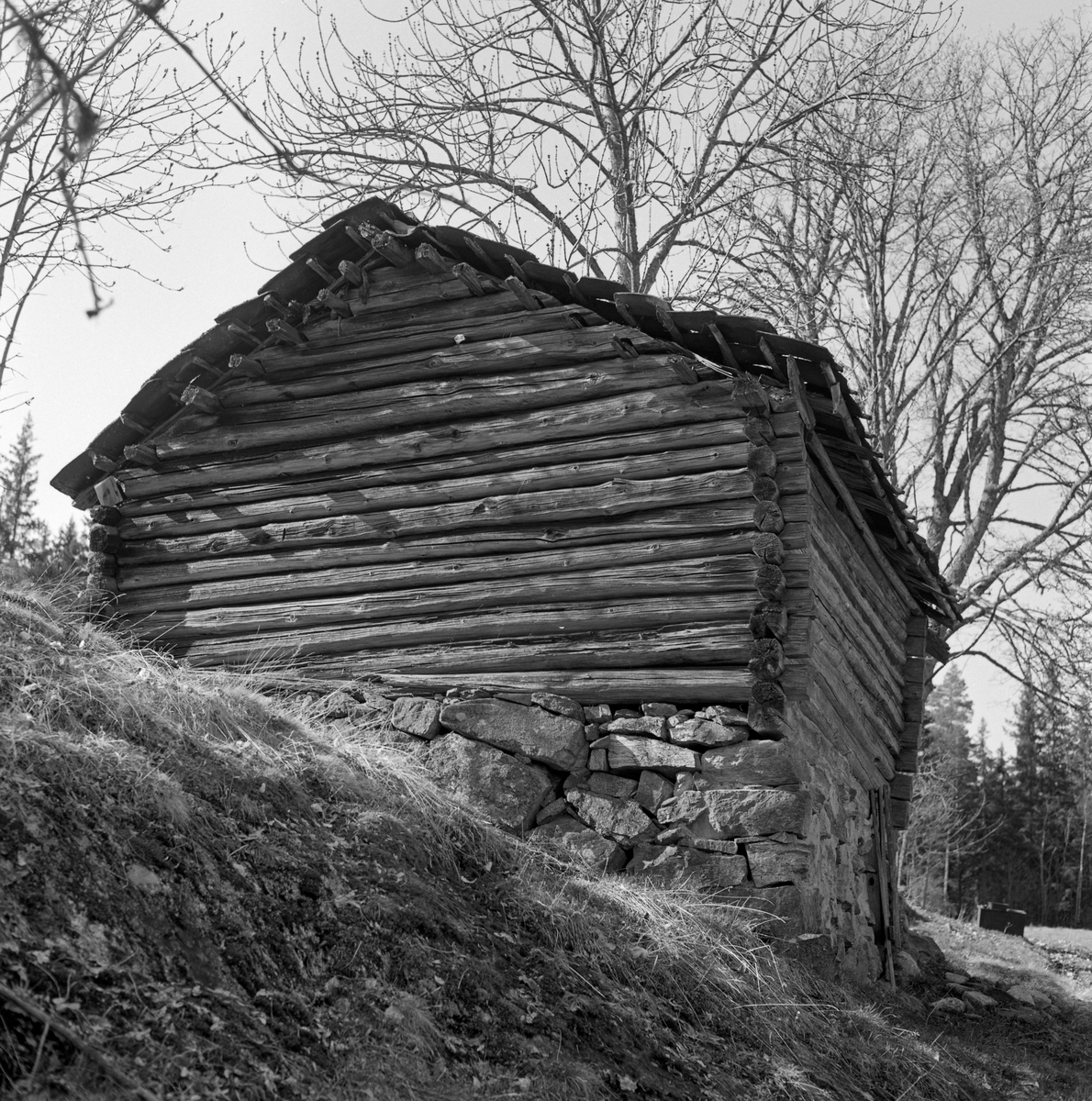 Fra husmannsplassen Djupdalen, Jevnaker, Oppland. Skogsarbeiderhjem.