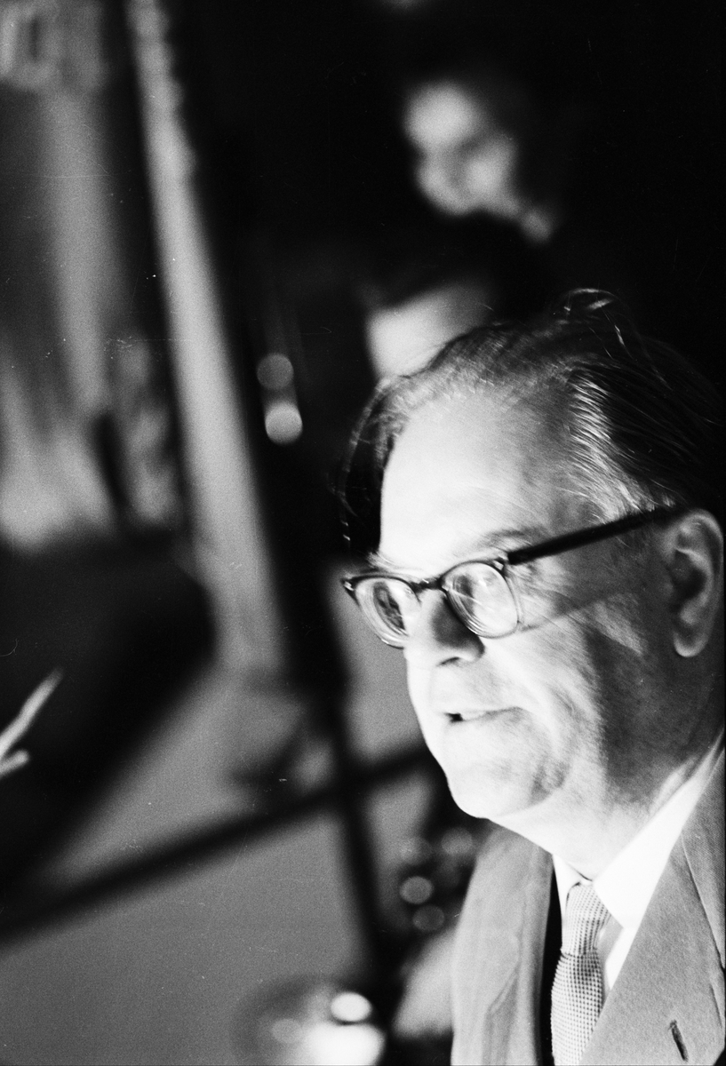 Statsminister Tage Erlander talar på Fyrisbadet, Uppsala 1962