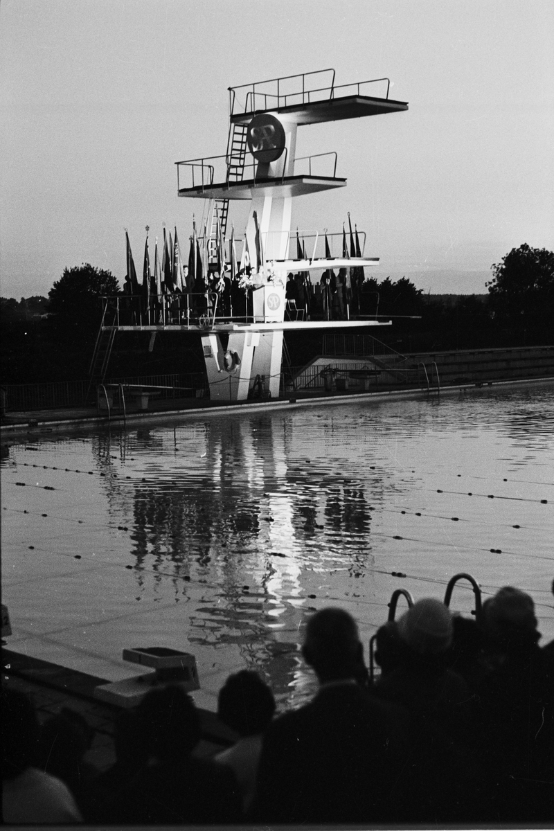 Statsminister Tage Erlander talar på Fyrisbadet, Uppsala 1962