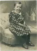 Ateljéporträtt - Rut Hellman 4 år, Uppsala, före 1914