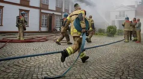 Fra brannen på Ringve i august 2015