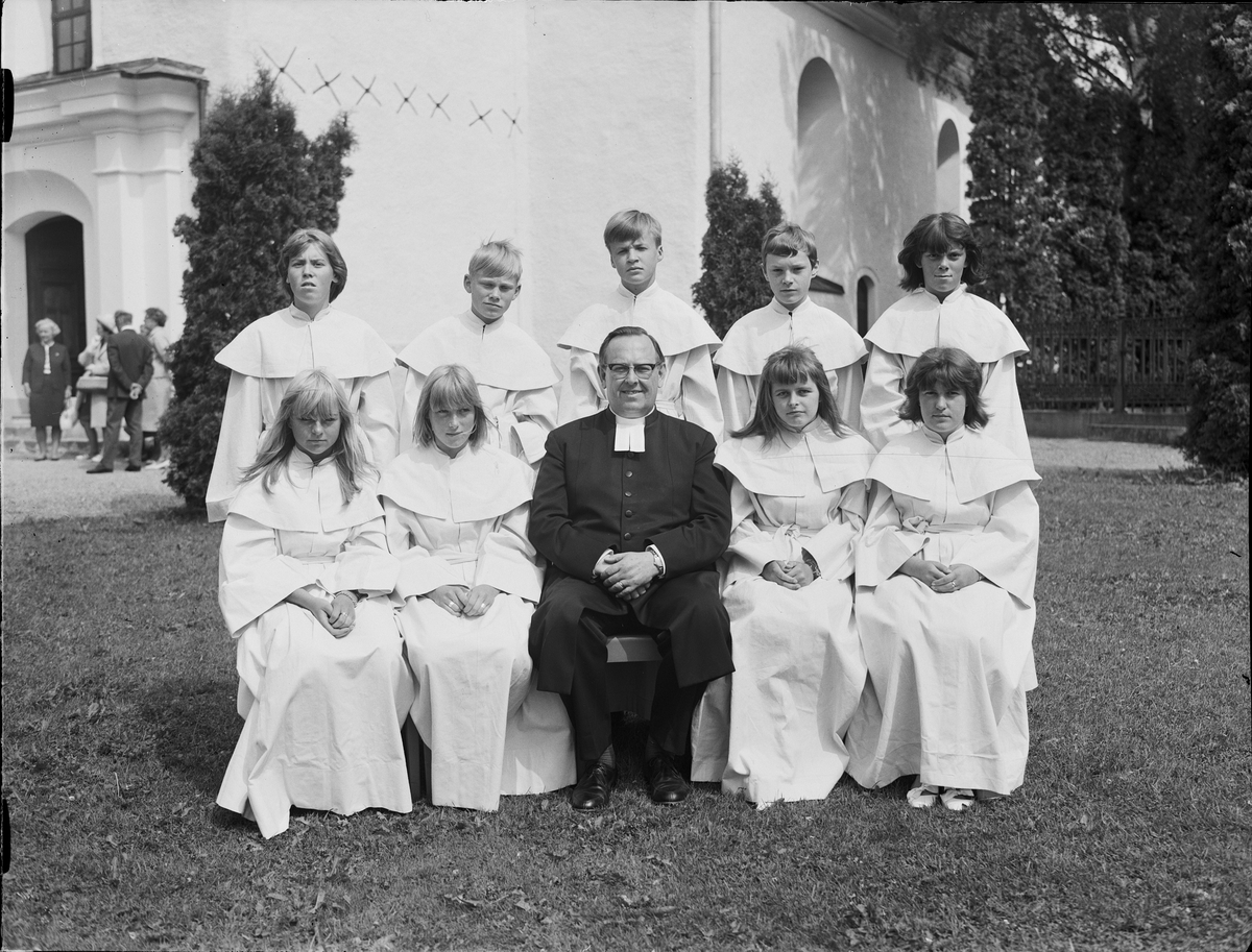 Konfirmander, Hargs kyrka, Uppland 1966