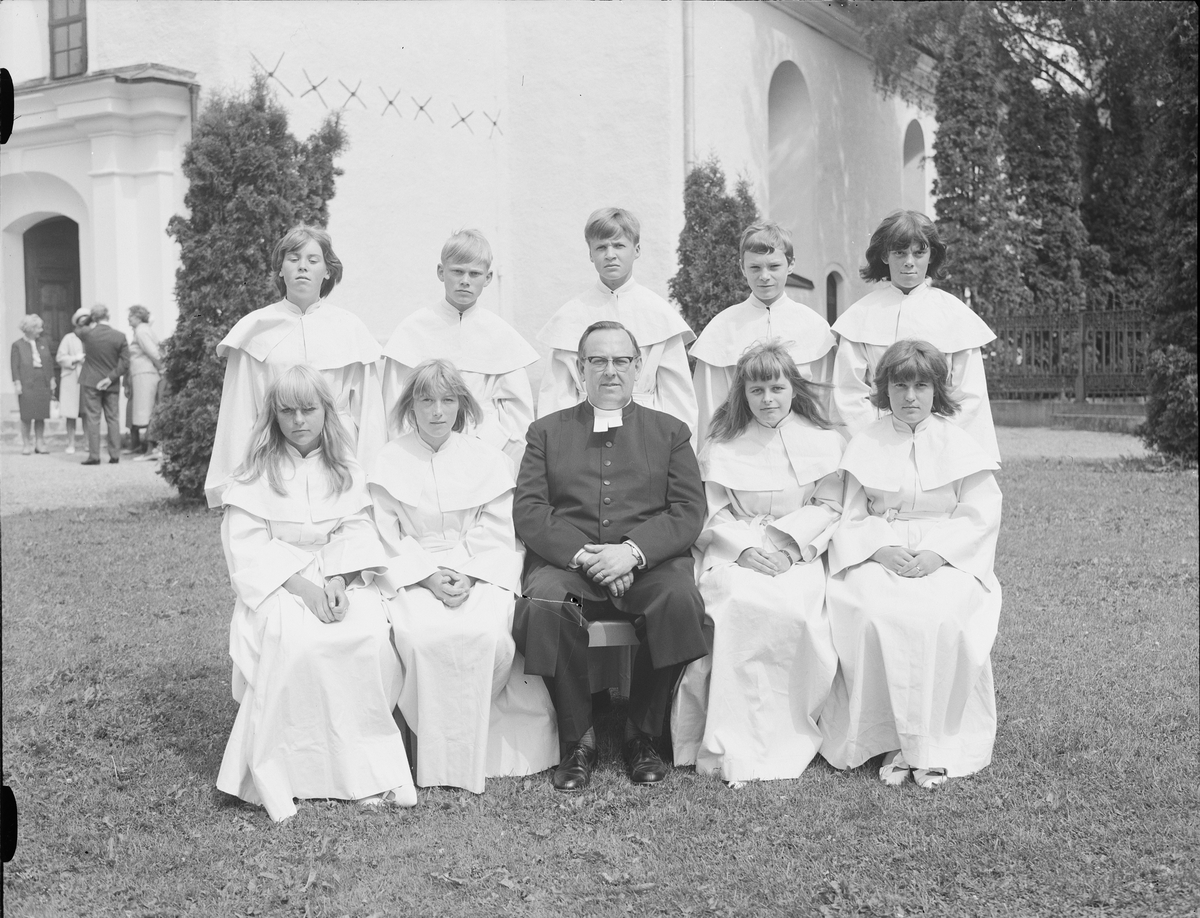 Konfirmander, Hargs kyrka, Uppland 1966