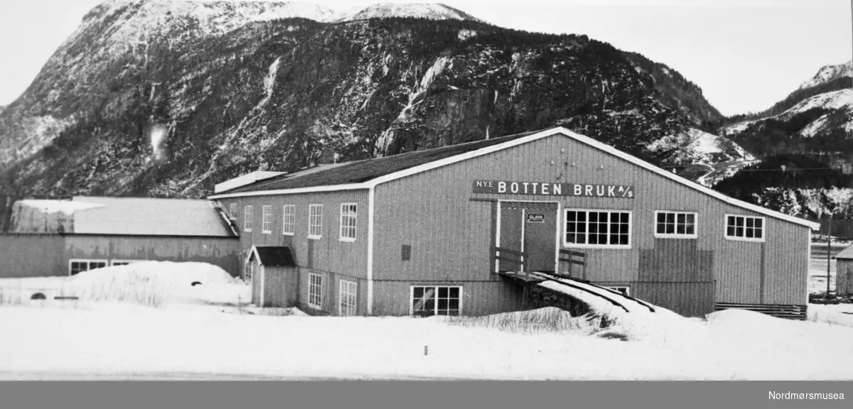 Nye Botten Bruk a/s, Valsøybotn. TK 11/2-87. Bildet er fra avisa Tidens Krav sitt arkiv i tidsrommet 1970-1994. Nå i Nordmøre museums fotosamling.