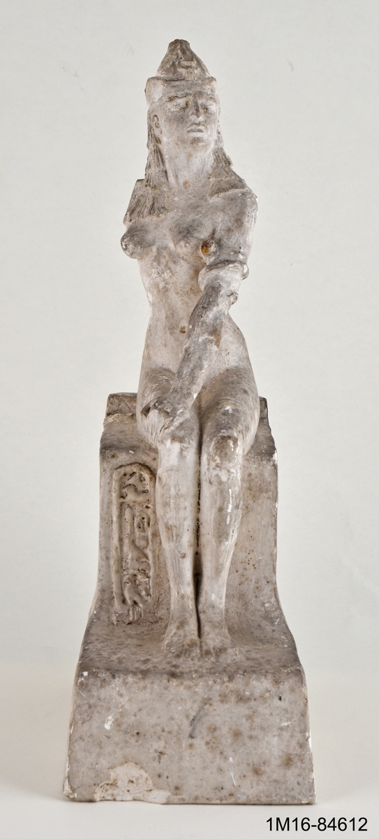 Skulptur, modell till Cleopatra. Signerad: Ag. de F. 1898, opatinerad.