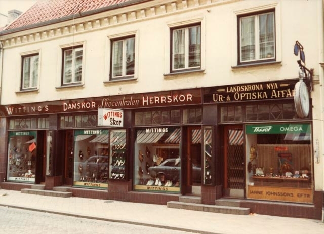 Östergatan 4. I fastigheten Skocentralen Wittings, Landskrona Nya Ur- & Optiska Affär