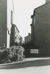 Cykelverkstad i Bostadsområdet Sandvången. Skylt med texten: