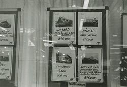 Varuhuset "Infarten". Anslagstavlor.