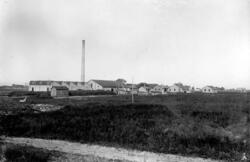 "Vy af bomullskrutfabriken från torkhyddans N_o 16 tvärvall"