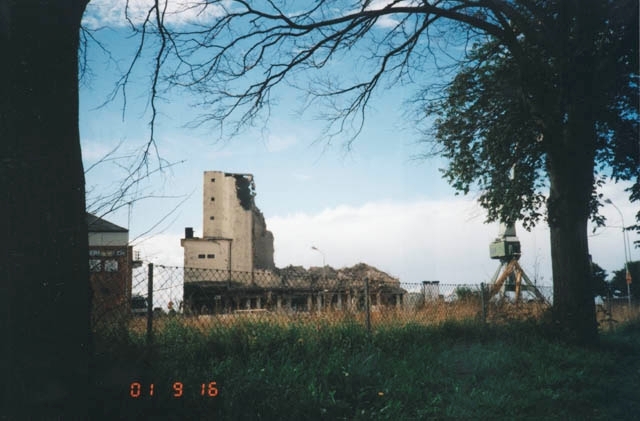 Rivning av silo i Landskrona hamn.