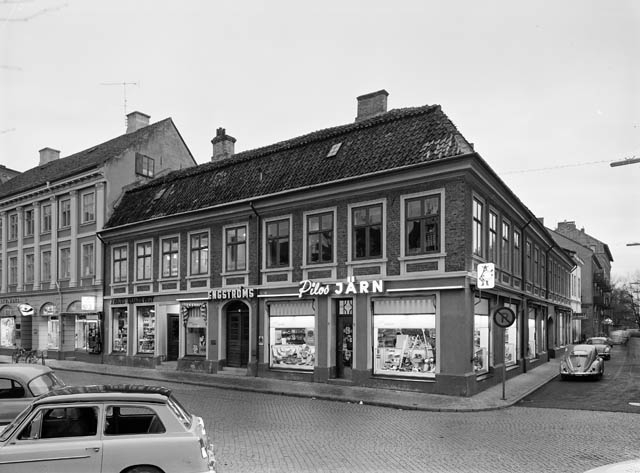 Pilos järnhandel, exteriör