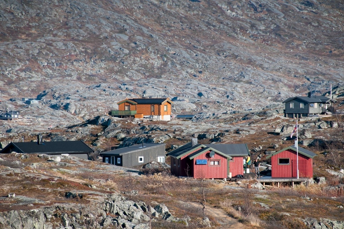 Bjørnfjell, hytte langs veien fra Grusgropa og mot Brudeslørvann. Foto: 5. oktober 2014. Del av bildeserie med hytter  brukt i Fremover  lørdag 20. desember 2014.