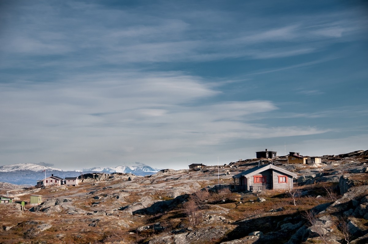 Bjørnfjell, hytte langs veien fra Grusgropa og mot Brudeslørvann. Foto: 5. oktober 2014. Del av bildeserie med hytter  brukt i Fremover  lørdag 20. desember 2014. Hytte på Bjørnfjellområdet i Narvik kommune.