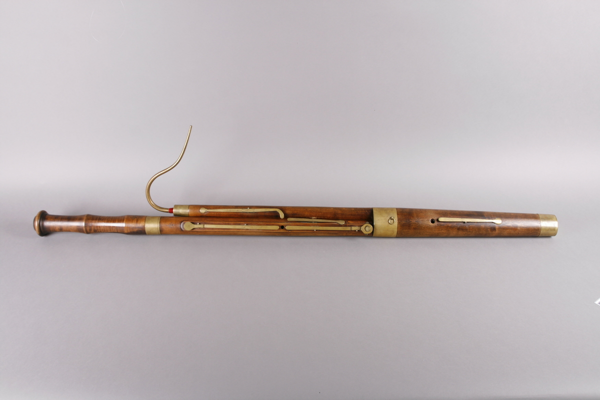 7 klaffer. Instrumentet er sammensatt av 4 deler.