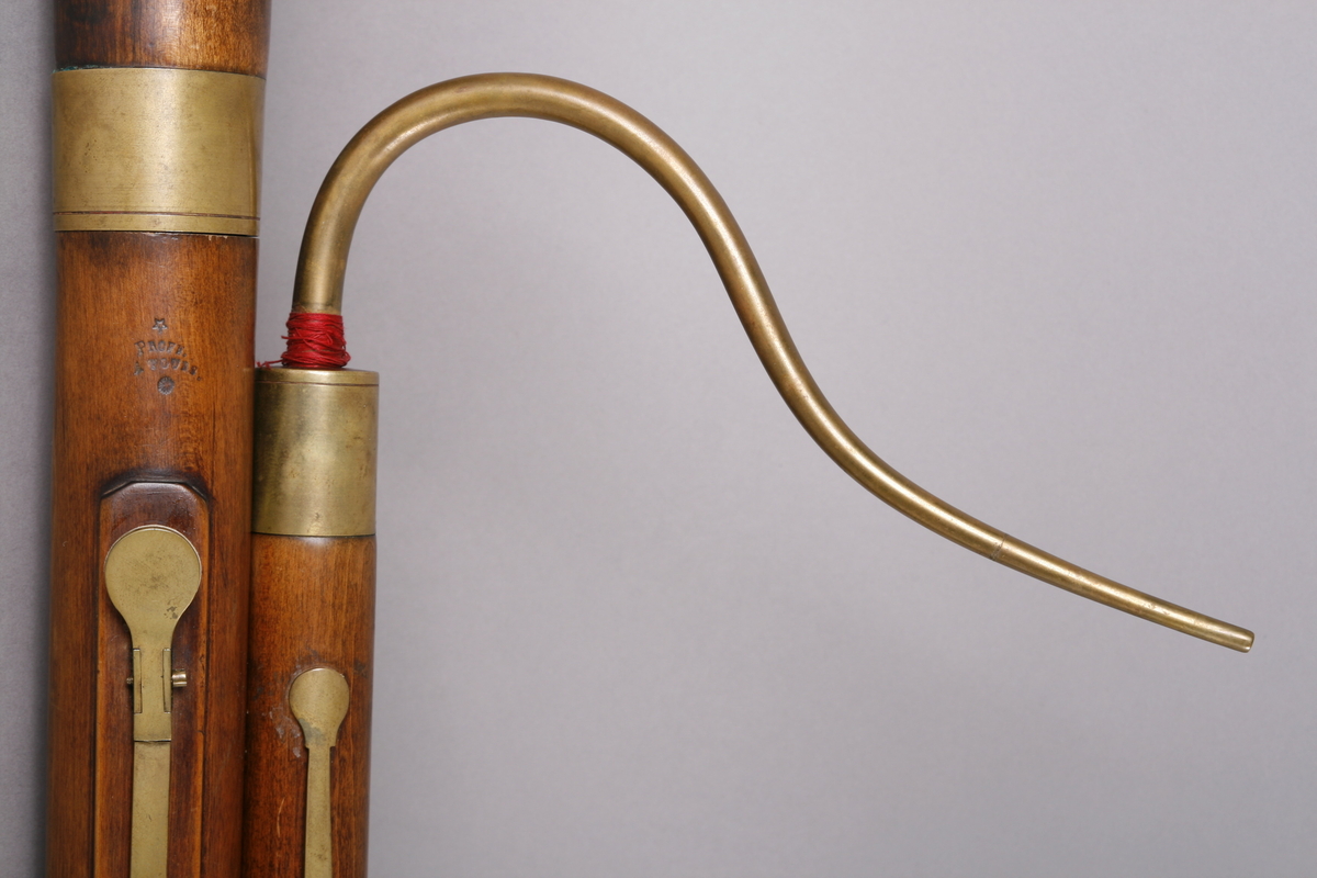 7 klaffer. Instrumentet er sammensatt av 4 deler.