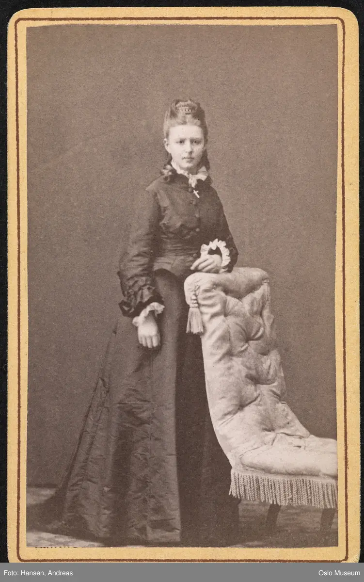 portrett, kvinne, stående helfigur