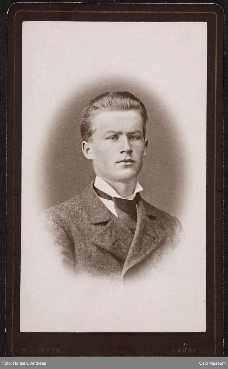 portrett, mann, vignettert brystbilde