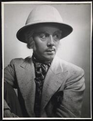 Alfred Maurstad som den middelaldrende Peer Gynt.