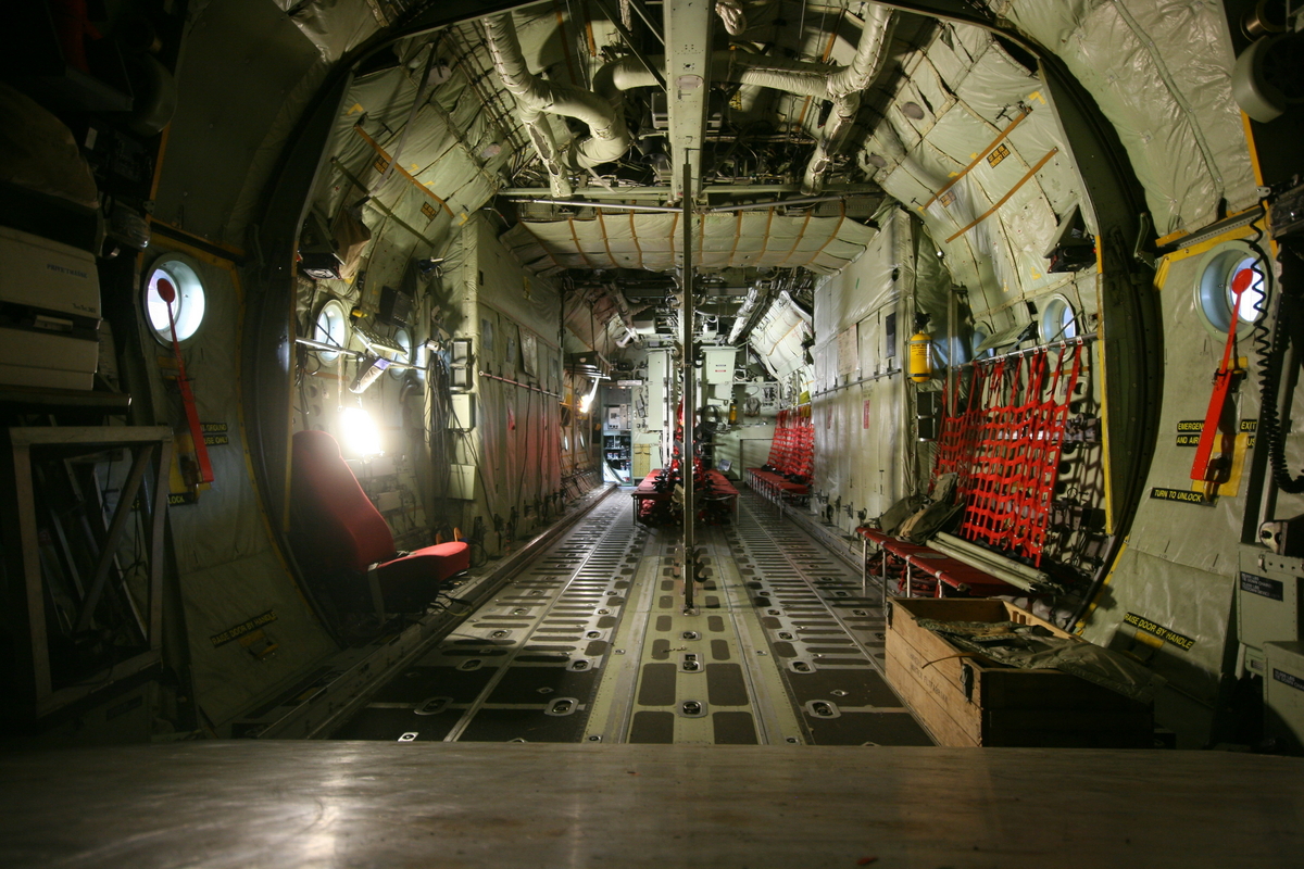 4-motors militært transportfly.