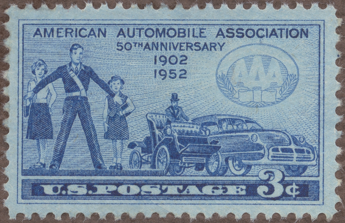 Frimärken ur Gösta Bodmans filatelistiska motivsamling, påbörjad 1950. Frimärke från U.S.A. 1952. Motiv av Trafikpolis hejdande barn. "Gammal och ny bil. "AAA" =American Automobile Association: 50 år: 1902-1952"