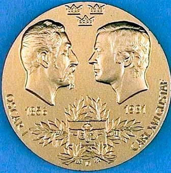 Minnesmynt av guld från SJ:s 125 årsjubileum.
På framsidan Oscar 1:e ocg Karl XVI Gustaf, och på baksidan guden Merkurius hållande ett ellok och ett ånglok. Runt kanten texten Statens Järnvägar.