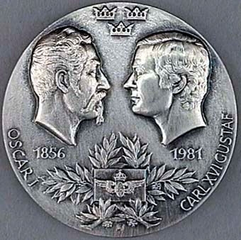 Minnesmynt av silver från SJ:s 125 årsjubileum.
På framsidan Oscar 1:e ocg Karl XVI Gustaf, och på baksidan guden Merkurius hållande ett ellok och ett ånglok. Runt kanten texten Statens Järnvägar.