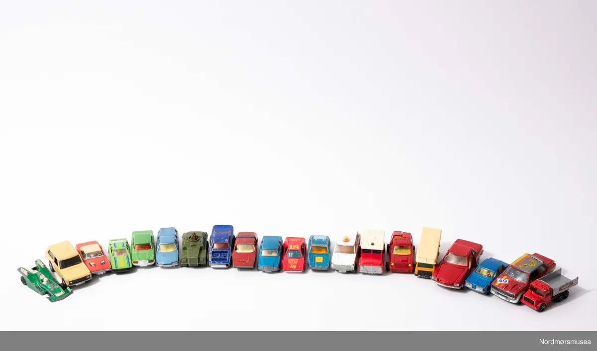 En samling biler av Matchbox-merke fra 1960-tallet.