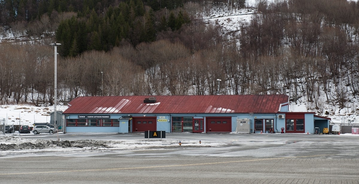 Fotografering av og i Narvik Lufthavn 14. mars 2017. Siste fly letter herfra den 31. mars 2017 og flyplassen legges ned etter dette.