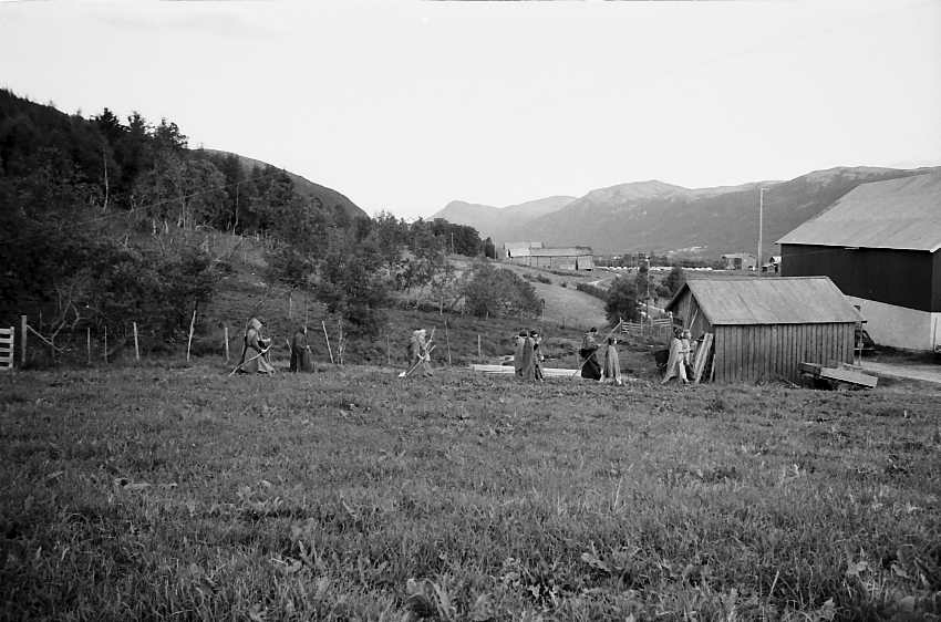 Fra Olsokspelet, pilgrimsvandring. 