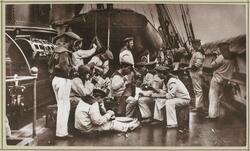 Freizeit-Beschäftigung der Mannschaft. Zeugflicken.