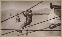 Arbeiten in der Takelage. Ketten theeren