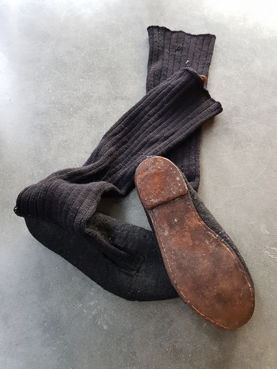 Finlugger, brukt av Bina Setvik (fra Meløy) født på slutten av 1800-tallet, død omkring 1975.
Bina kom til Belsvåg (Alstahaug) i 1917. Disse luggene ble brukt til finbruk. Såle lagd av skomaker.