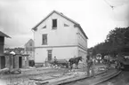 Spårvägsarbete pågår vid Talavid i Jönköping. Bostadshuset alldeles intill vägen hörde till Ageliis garveri som låg här, det verkar stå inför rivning.