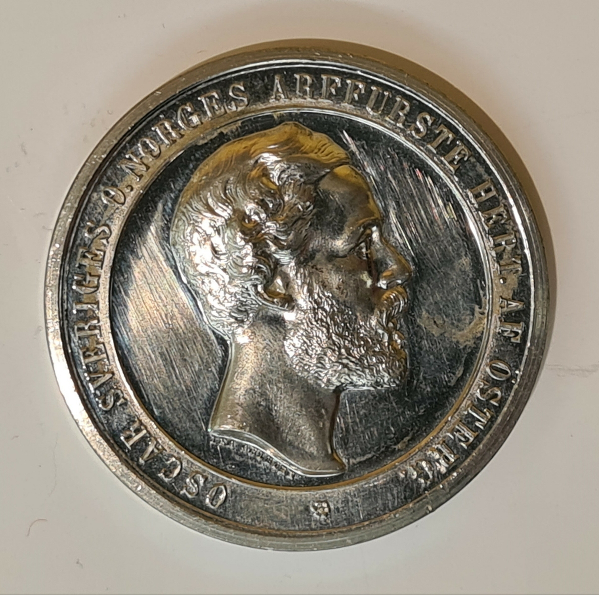 Minnesmedalj präglad med anledning av Allmänna Industriutställningen
i Stockholm 1866.