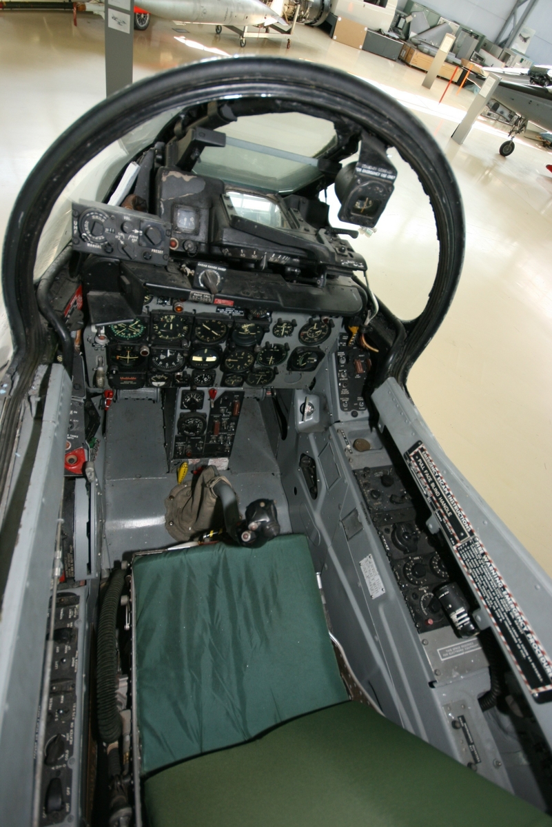 Oppmalt som tidligere "Flying Jokers" 332 skv