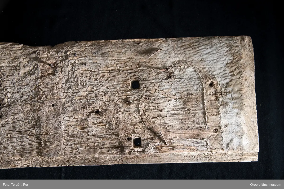 Ekbräda från Knistas äldsta kyrkport, dendrokronologiskt daterad till 1130-1199.