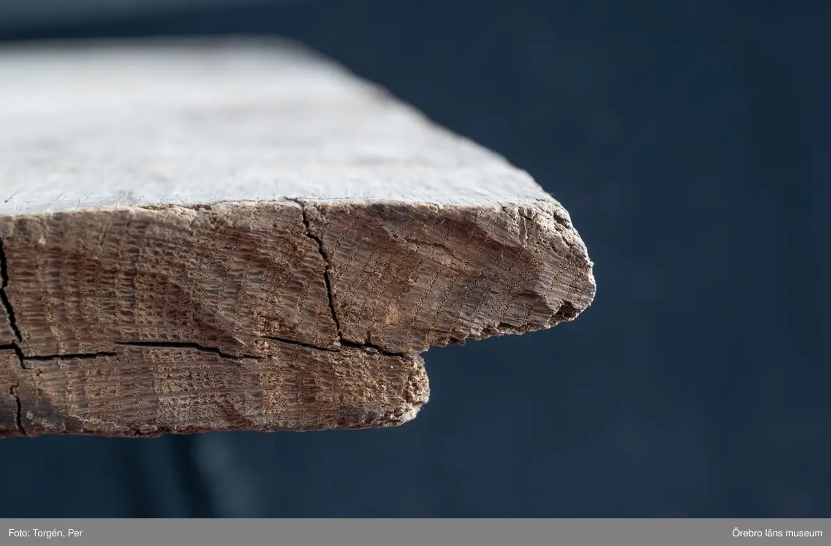 Ekbräda från Knistas äldsta kyrkport, dendrokronologiskt daterad till 1130-1199.