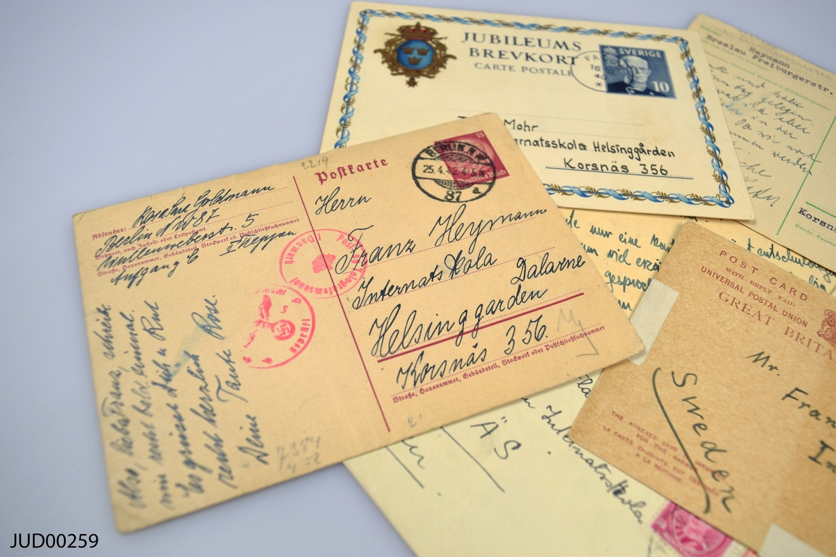 Brev skickade till Korsnäsgården/Helsingegården, från olika länder. Bla stämplade med hakkors, klistermärke "open by censor"